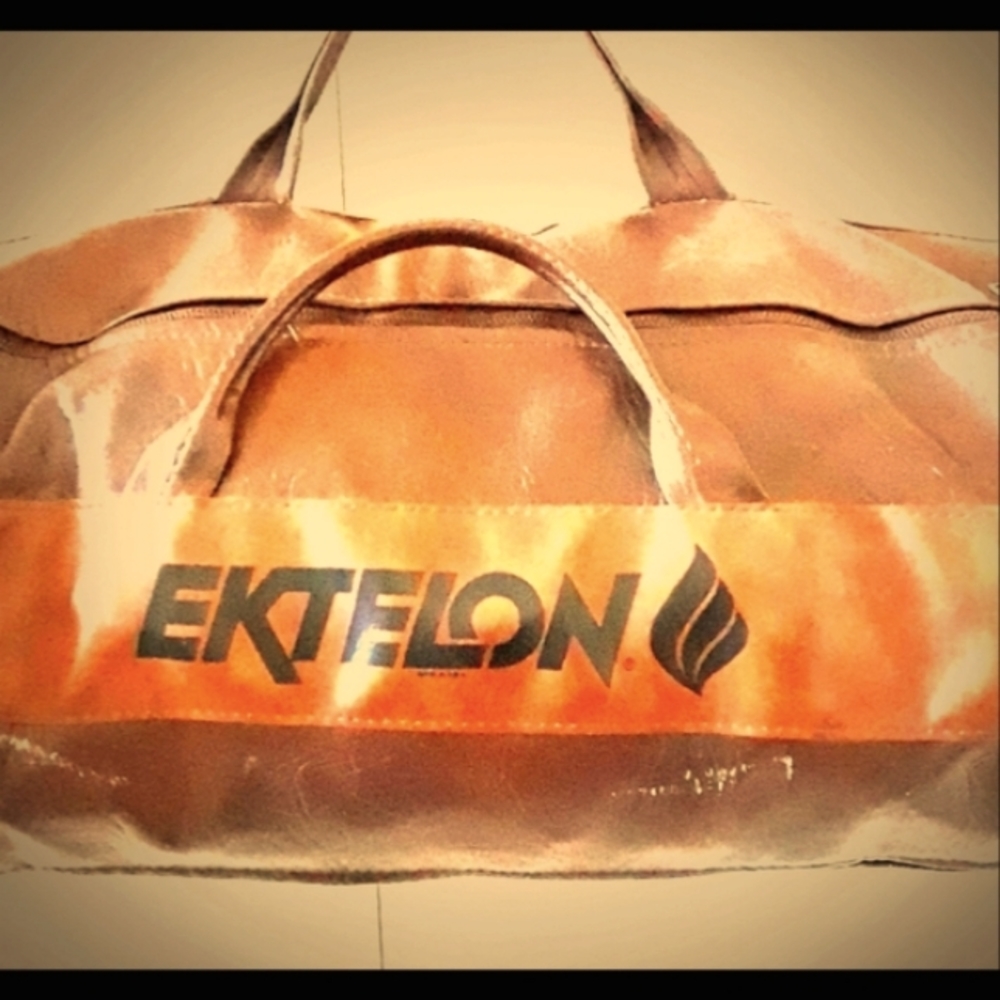 duffle bag with working zippers